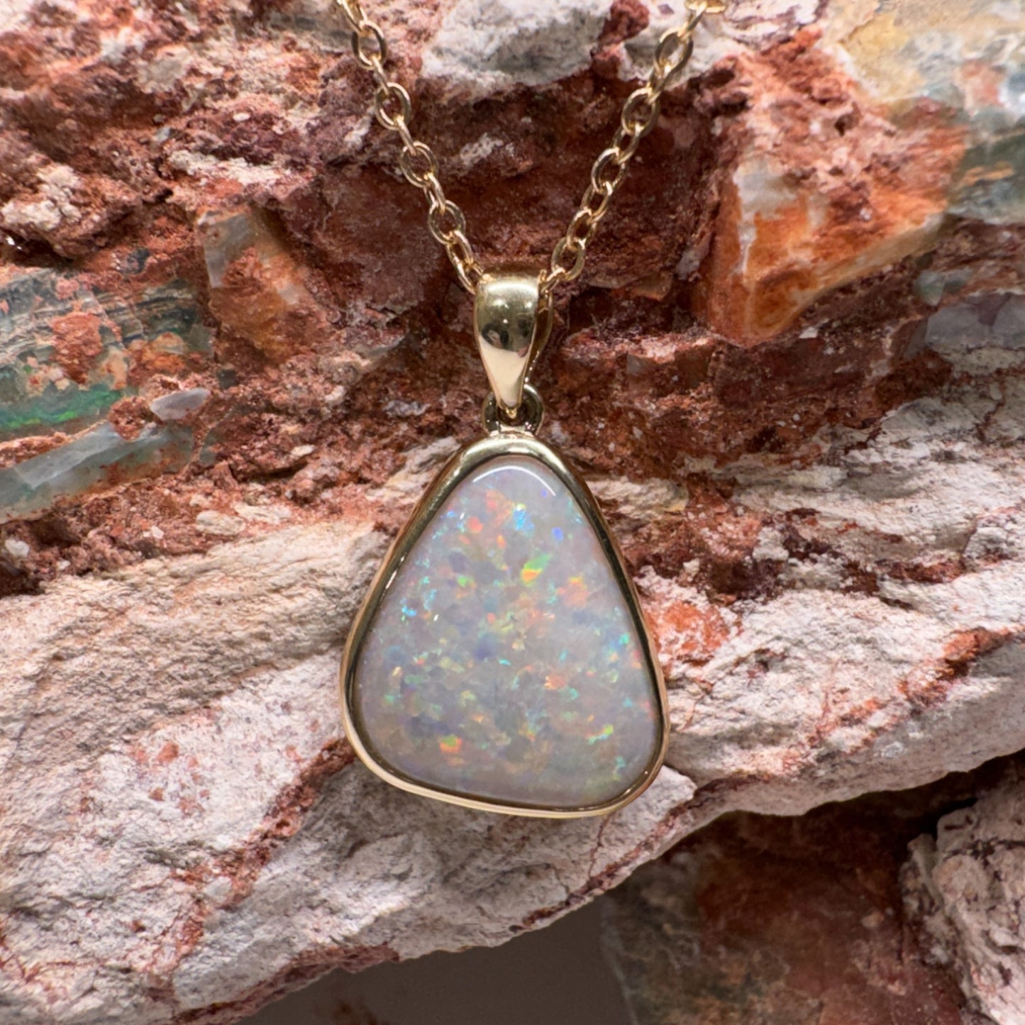 9k Gold Mintabie Opal Pendant