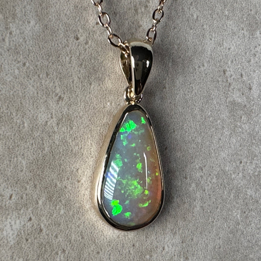 14K Gold Mintabie Opal Pendant & Stud Drop Earring Set
