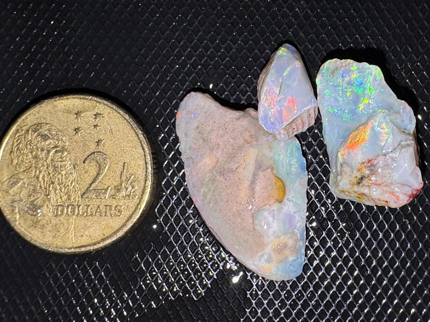 18ctw Coober Pedy Rough Opal