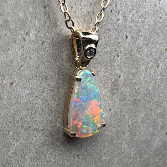 14k Gold Mintabie Gem Crystal Opal Pendant