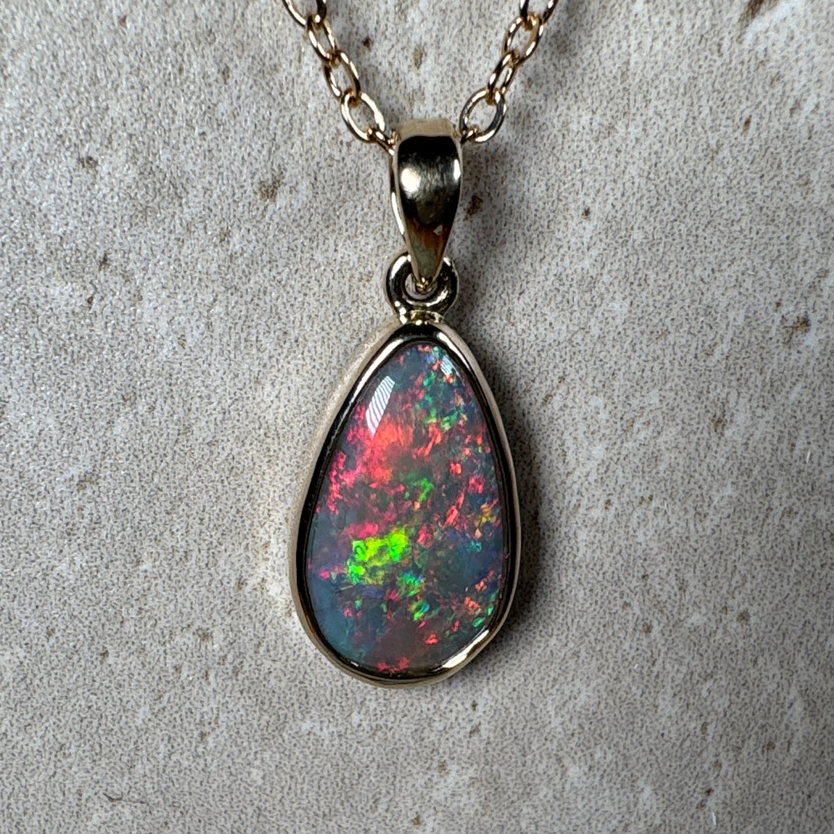 14k Gold Mintabie Teardrop Pendant
