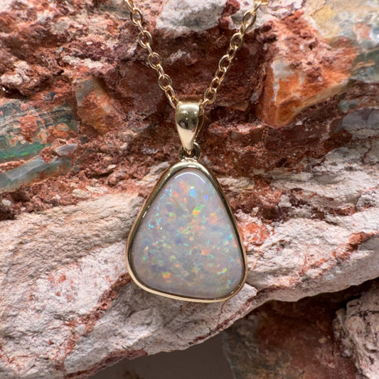 9k Gold Mintabie Opal Pendant