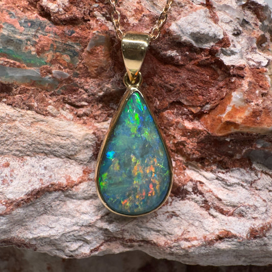 18k Gold Mintabie Black Opal Pendant