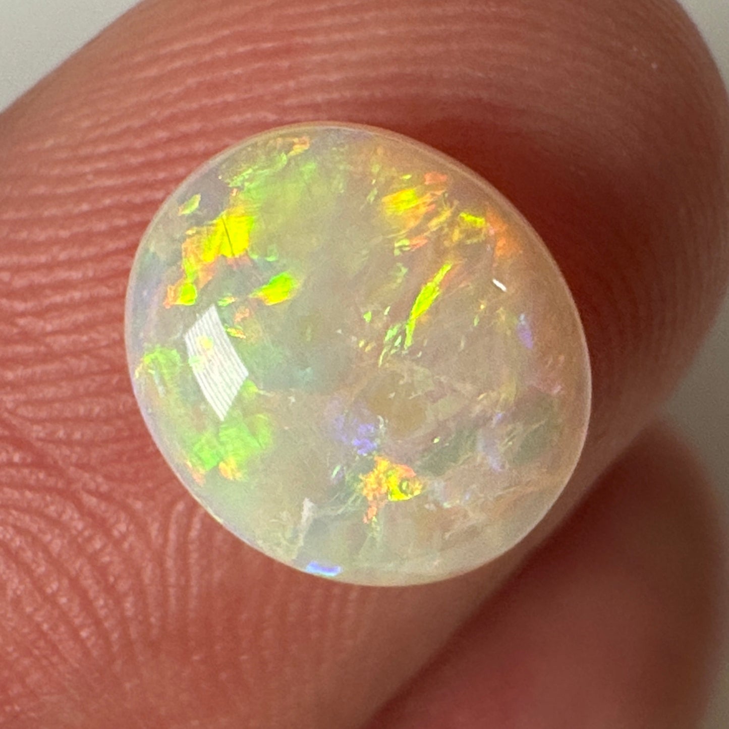 1.8ct Mintabie Oval Crystal Opal