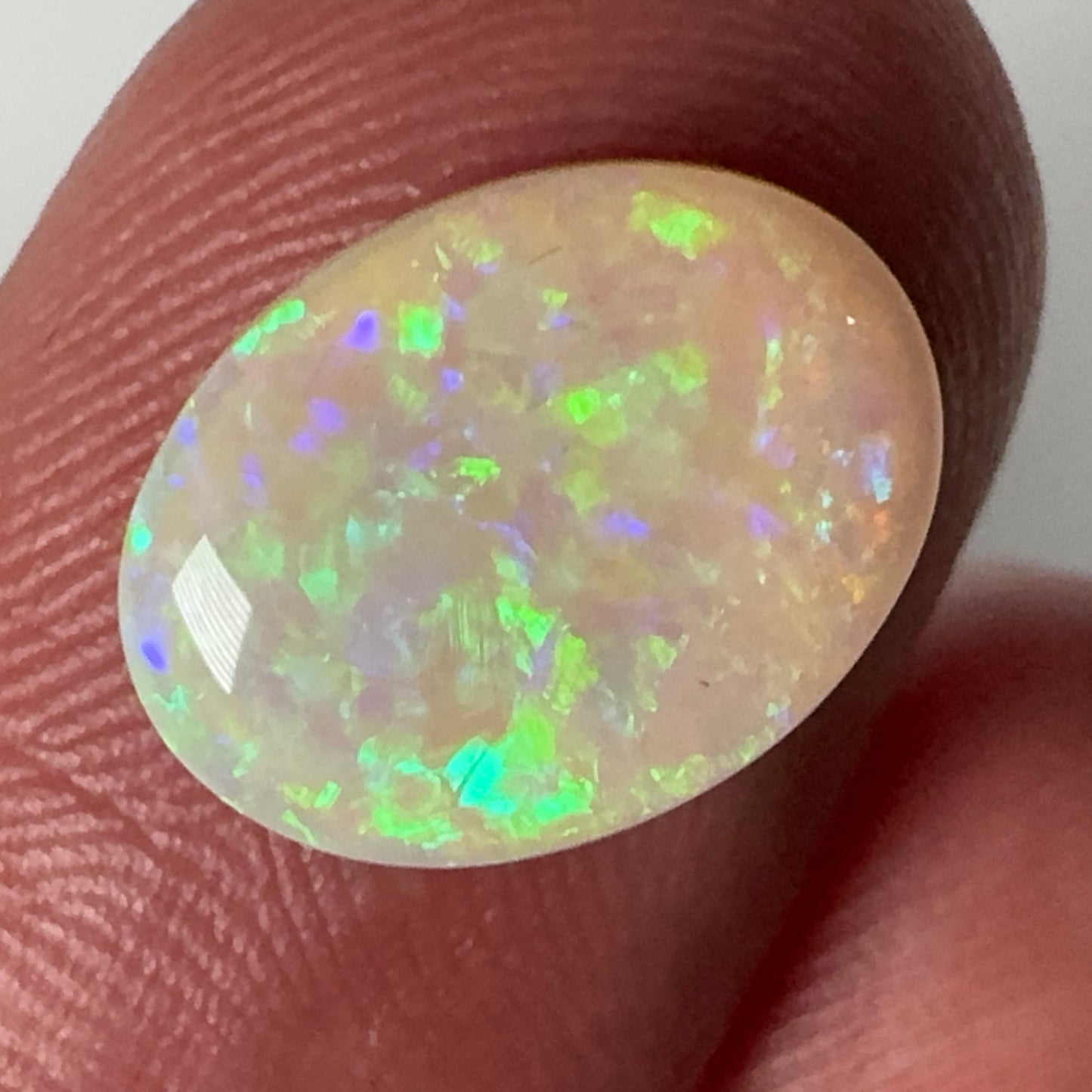 2.5ct Mintabie Oval Green/White Opal