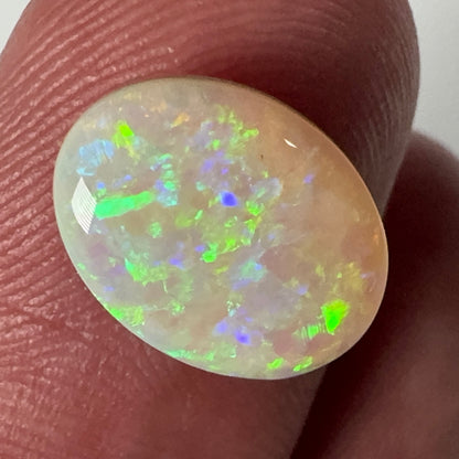 2.5ct Mintabie Oval Green/White Opal