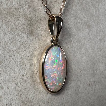 14K Gold Mintabie Opal Pendant and Stud Earring Set