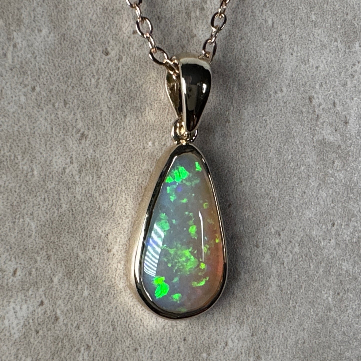 14K Gold Mintabie Opal Pendant & Stud Drop Earring Set