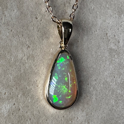 14K Gold Mintabie Opal Pendant & Stud Drop Earring Set