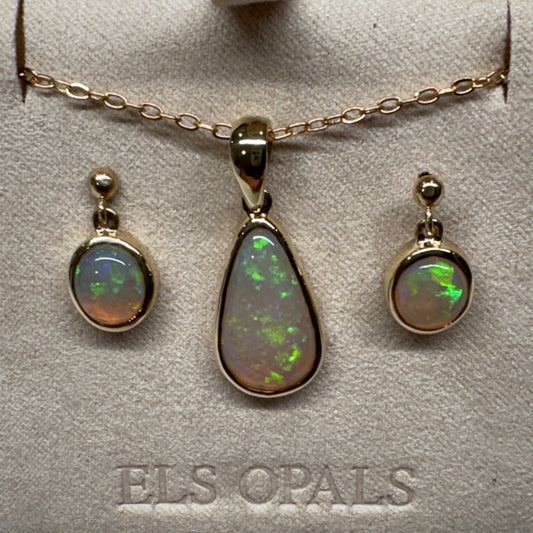 14K Gold Mintabie Opal Pendant & Stud Drop Earring Set