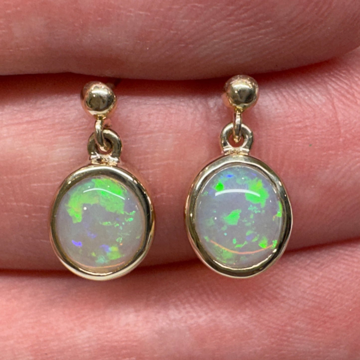 14K Gold Mintabie Opal Pendant & Stud Drop Earring Set