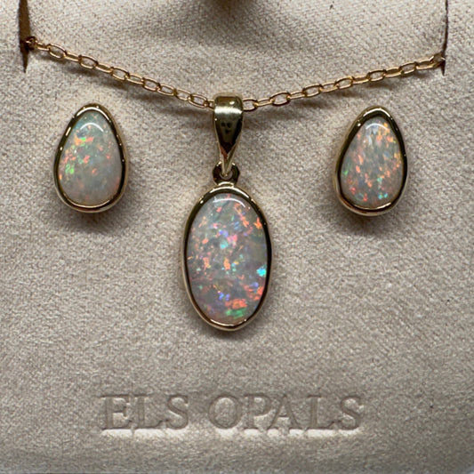 14K Gold Mintabie Opal Pendant and Stud Earring Set