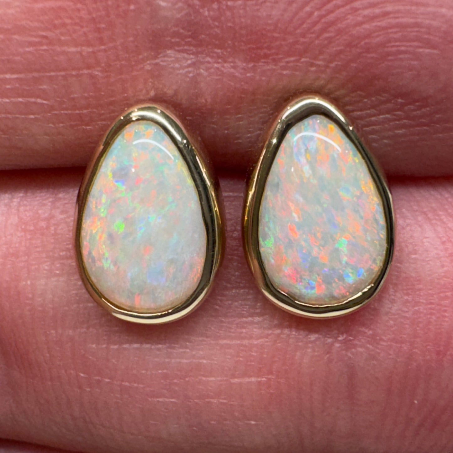 14K Gold Mintabie Opal Pendant and Stud Earring Set