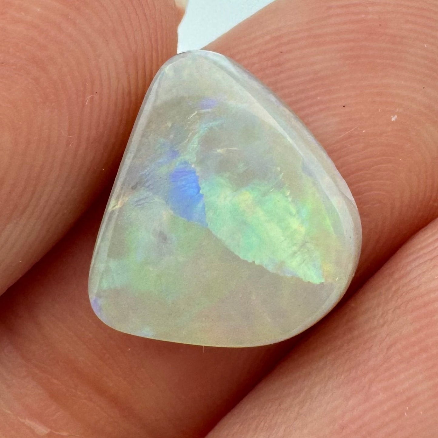 3.6ct Blue/Green Dark Base Coober Pedy Opal