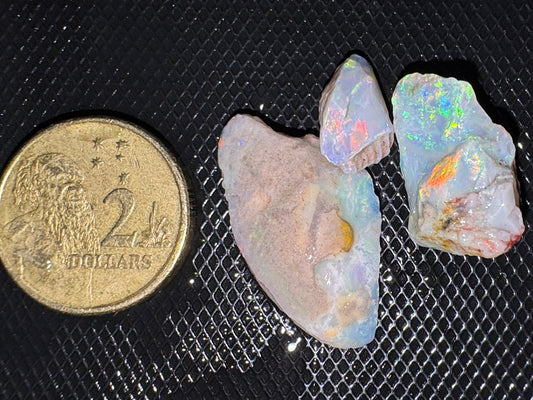18ctw Coober Pedy Rough Opal