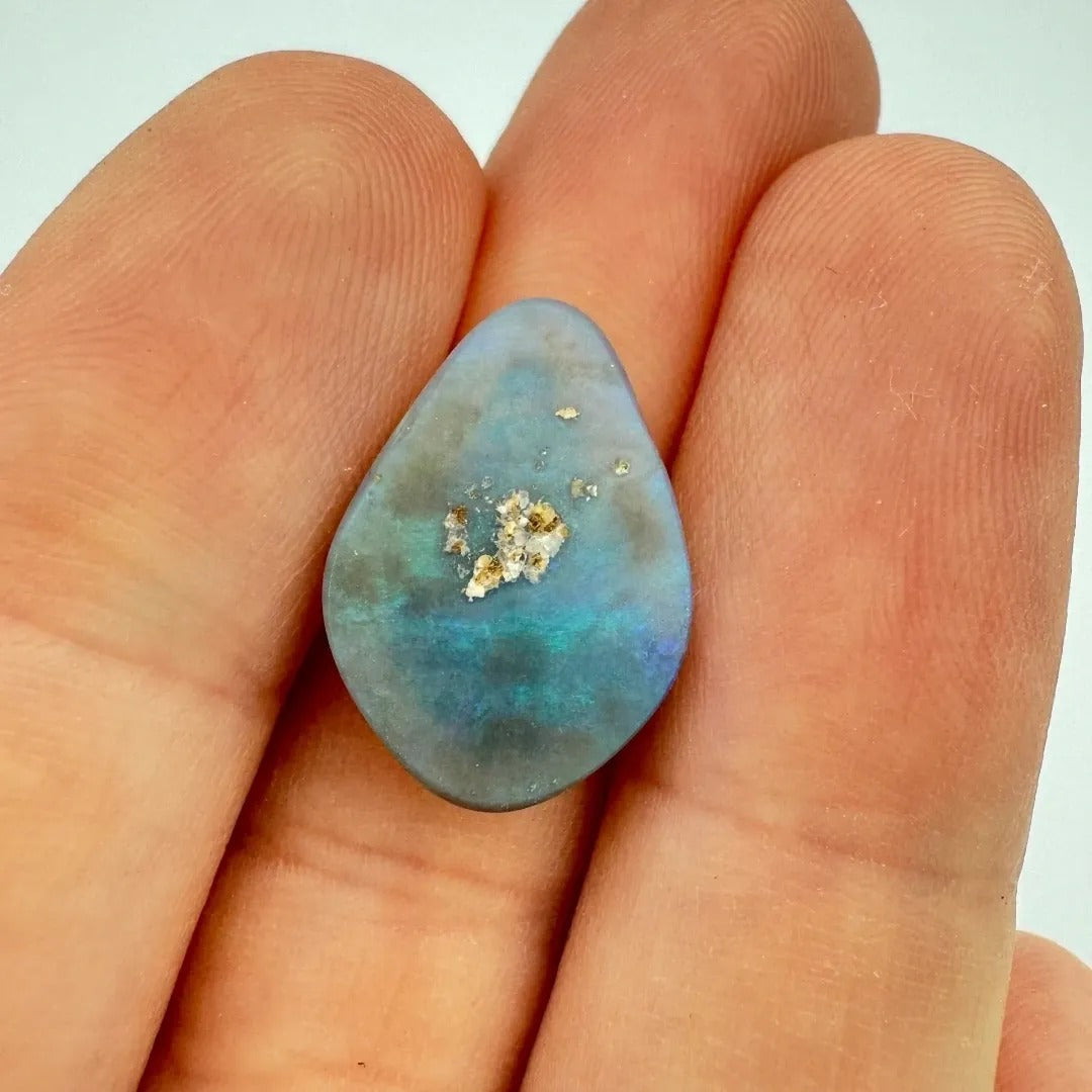 5.7ct Mintabie Semi Black Green Flash Opal